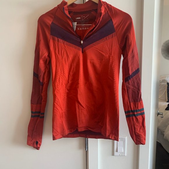 LNDR Beyond Base Red Pullover - NWT - Size M/L - Picture 6 of 8